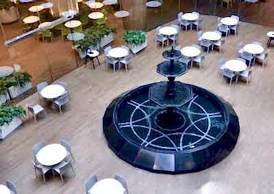 Food Court Süs Havuzu
